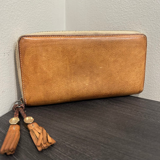 SOLD! Gucci Zippy Wallet