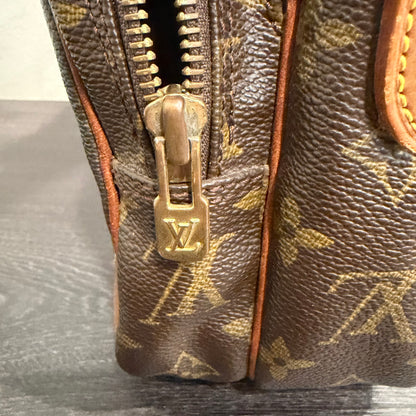 8911 LOUIS VUITTON Monogram Amazone MM Crossbody