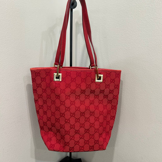 1056 GUCCI Canvas Bucket Tote