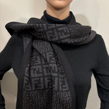 8834 FENDI Black Scarf