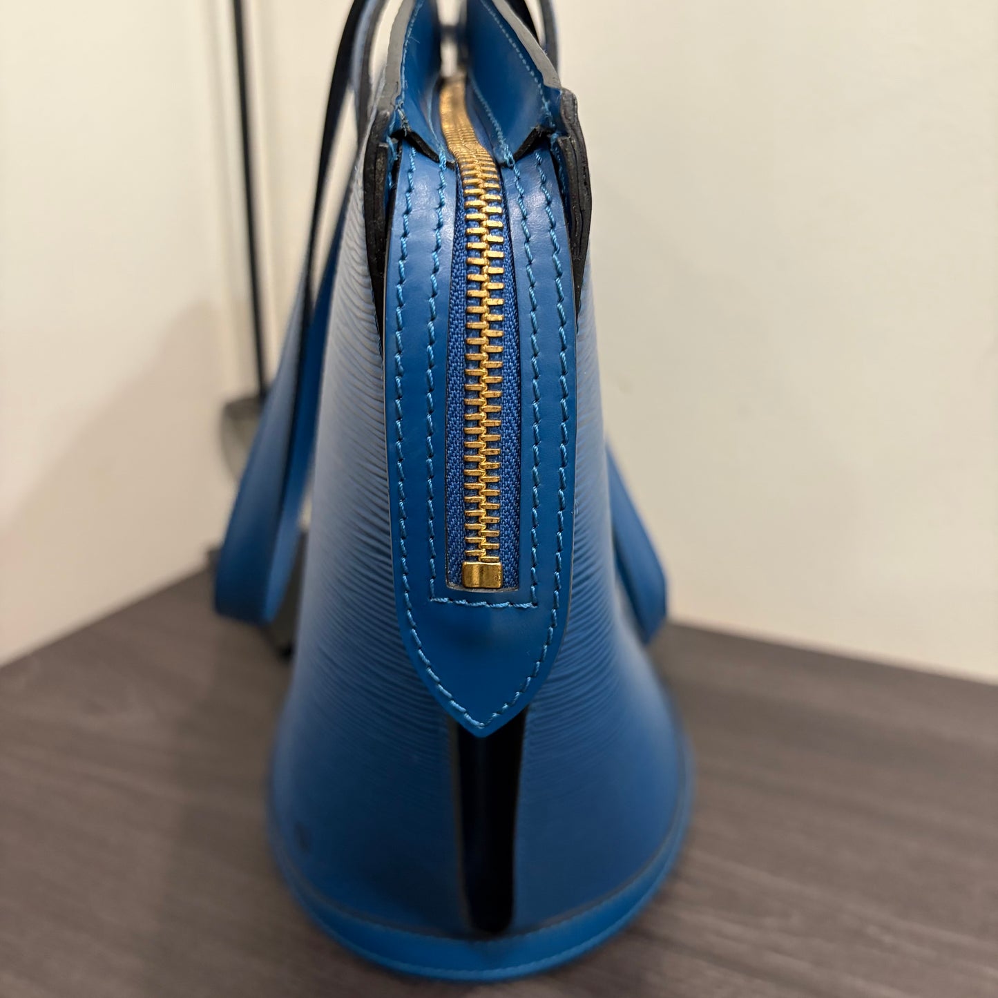 #8248 LOUIS VUITTON Epi Leather St Jacques GM