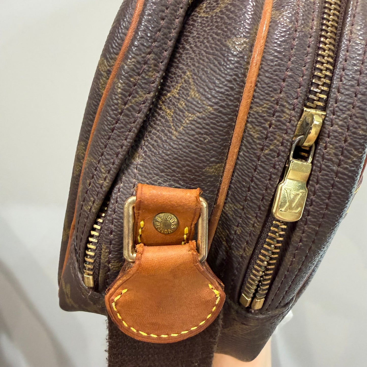 #1127 LOUIS VUITTON Monogram Reporter PM