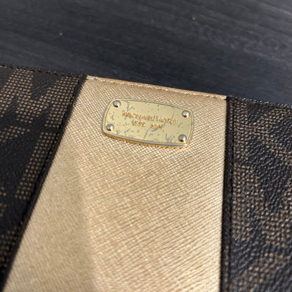 CLEARANCE Michael Kors Zip Wallet