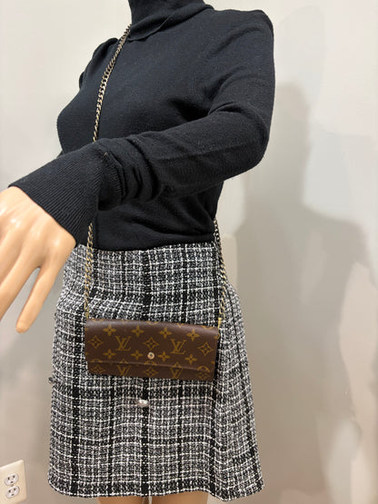 #1101-02 LOUIS VUITTON Monogram Wallet with Removable Chain