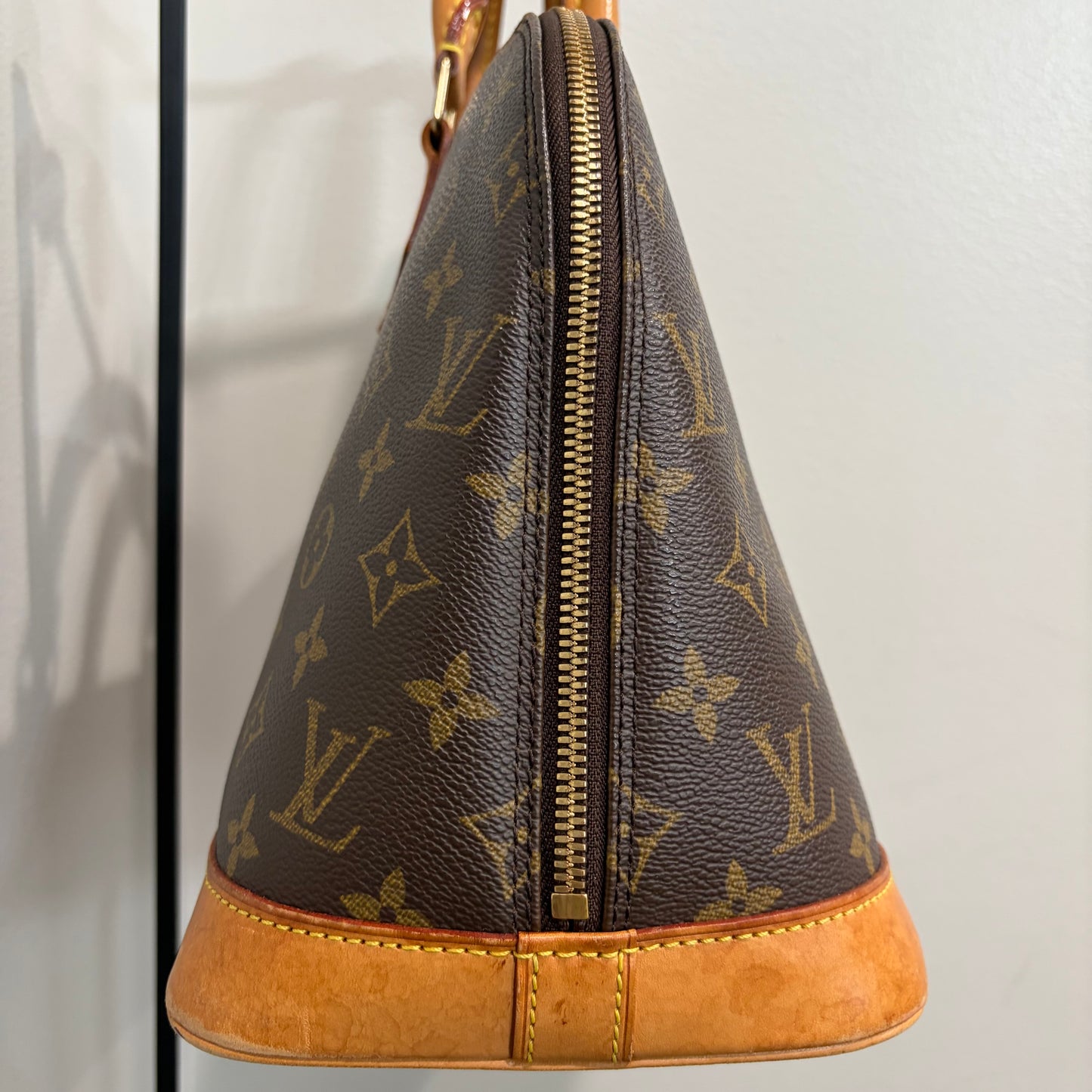 #9116 LOUIS VUITTON Alma PM