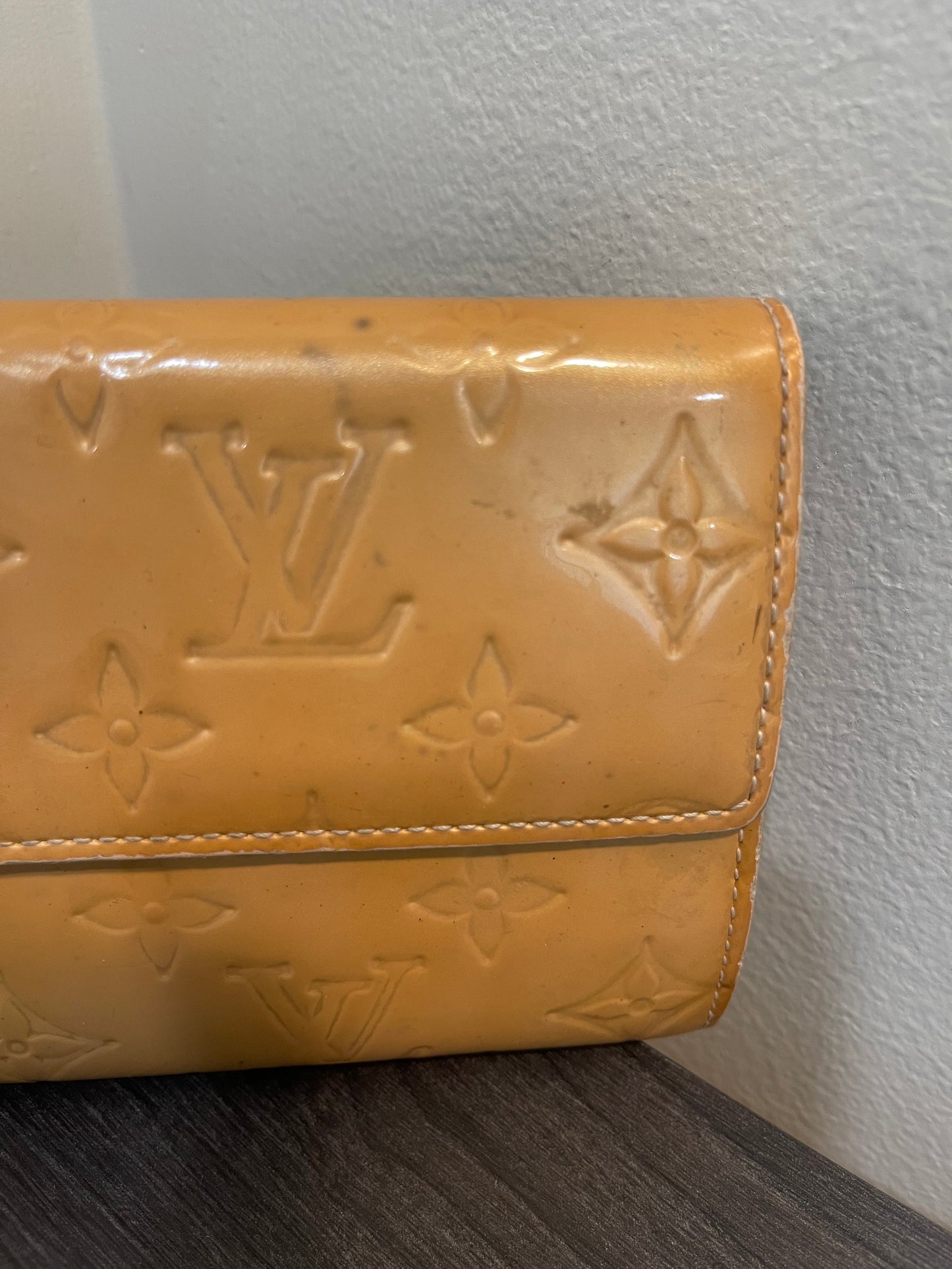 SOLD! 5 Piece Louis Vuitton Vernis Wallet Set