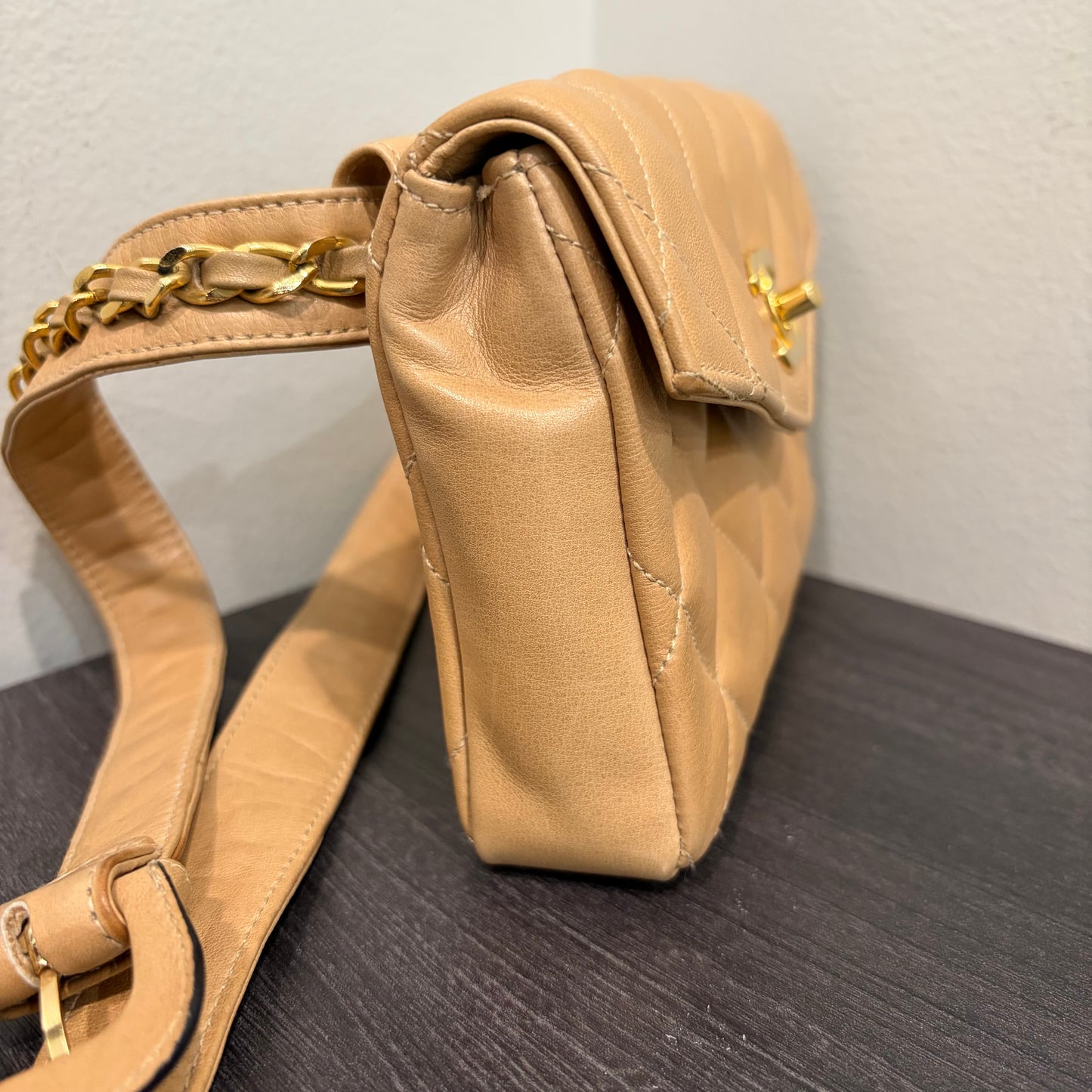 #1103 CHANEL Vintage Beige Lambskin Belt Bag