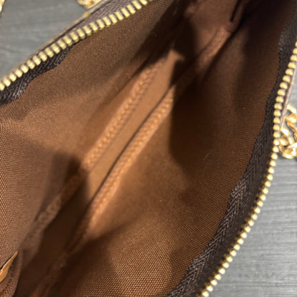 1117 LOUIS VUITTON Pochette