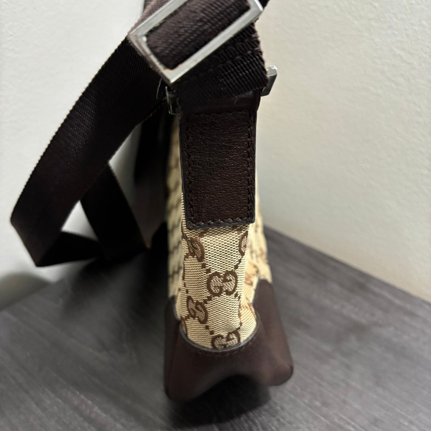 #240 Gucci Crossbody