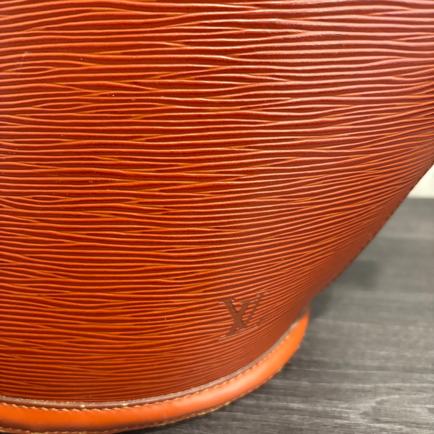 8883 LOUIS VUITTON Epi St Jacque Caramel