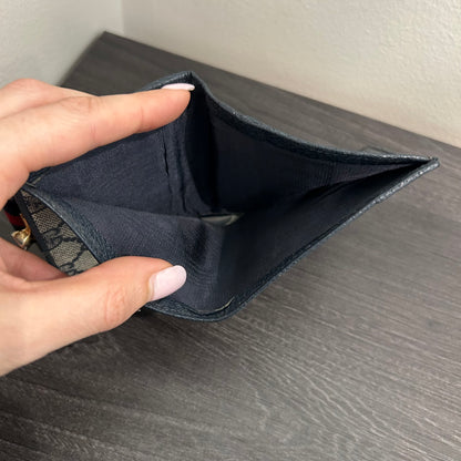 #174 GUCCI Canvas Wallet