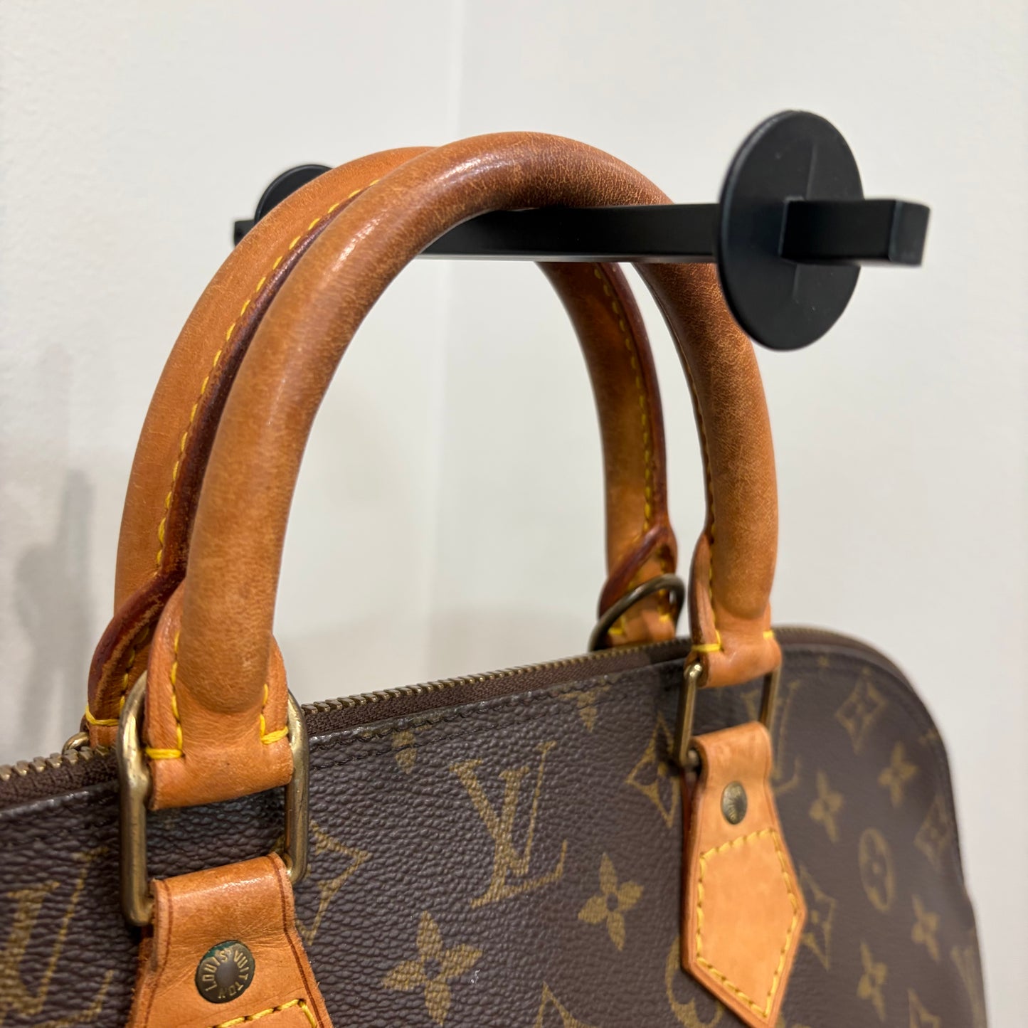 #9117 LOUIS VUITTON Alma PM