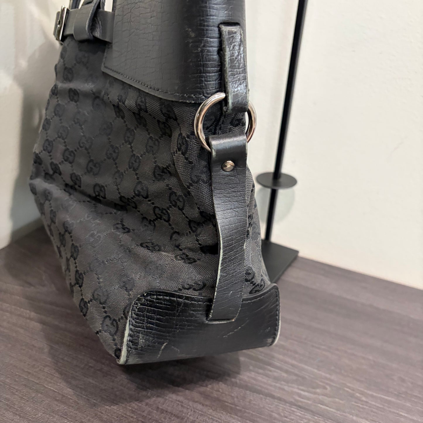 8860 GUCCI Black Canvas Handbag