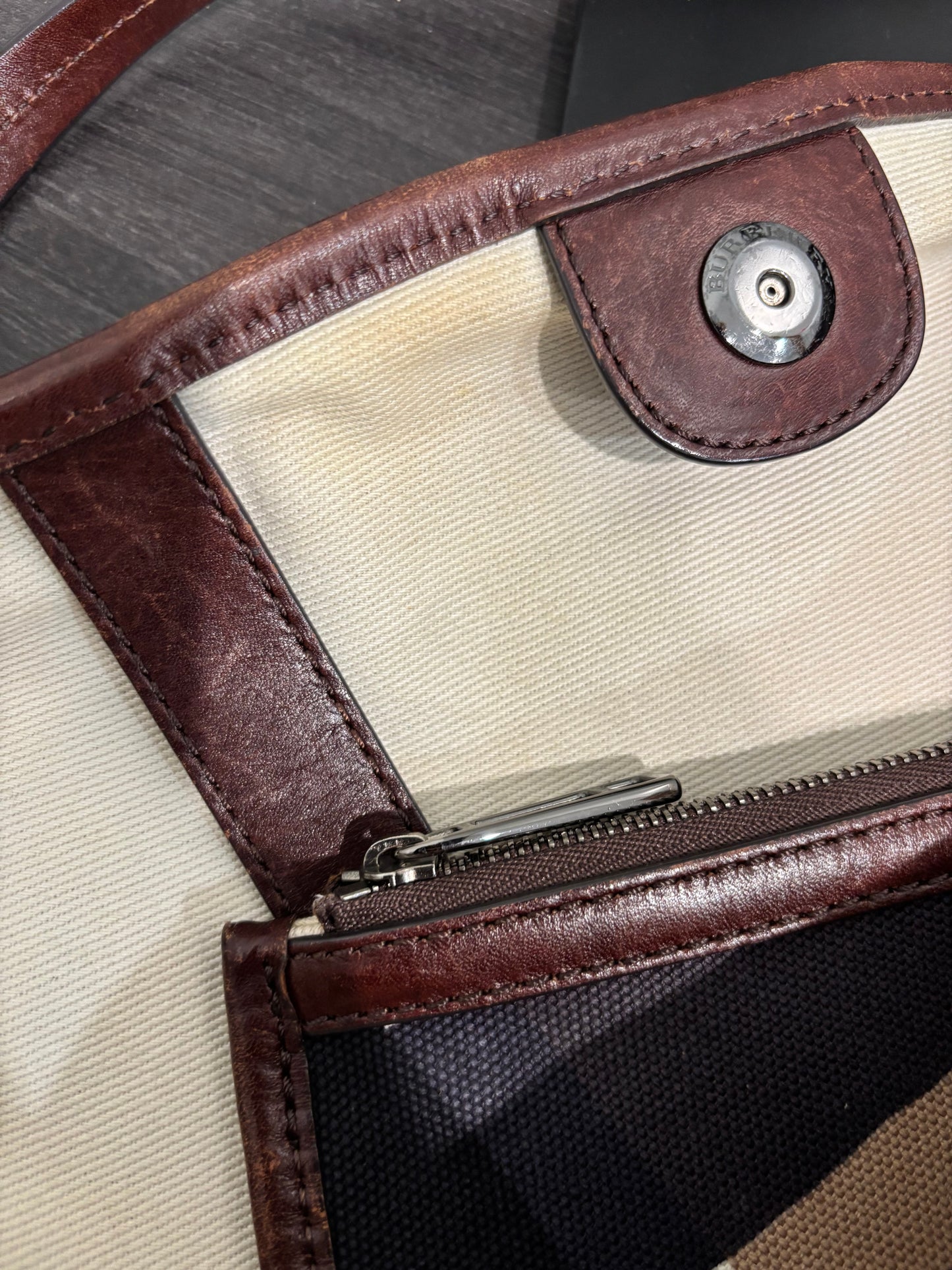 8870 BURBERRY Canvas Tote