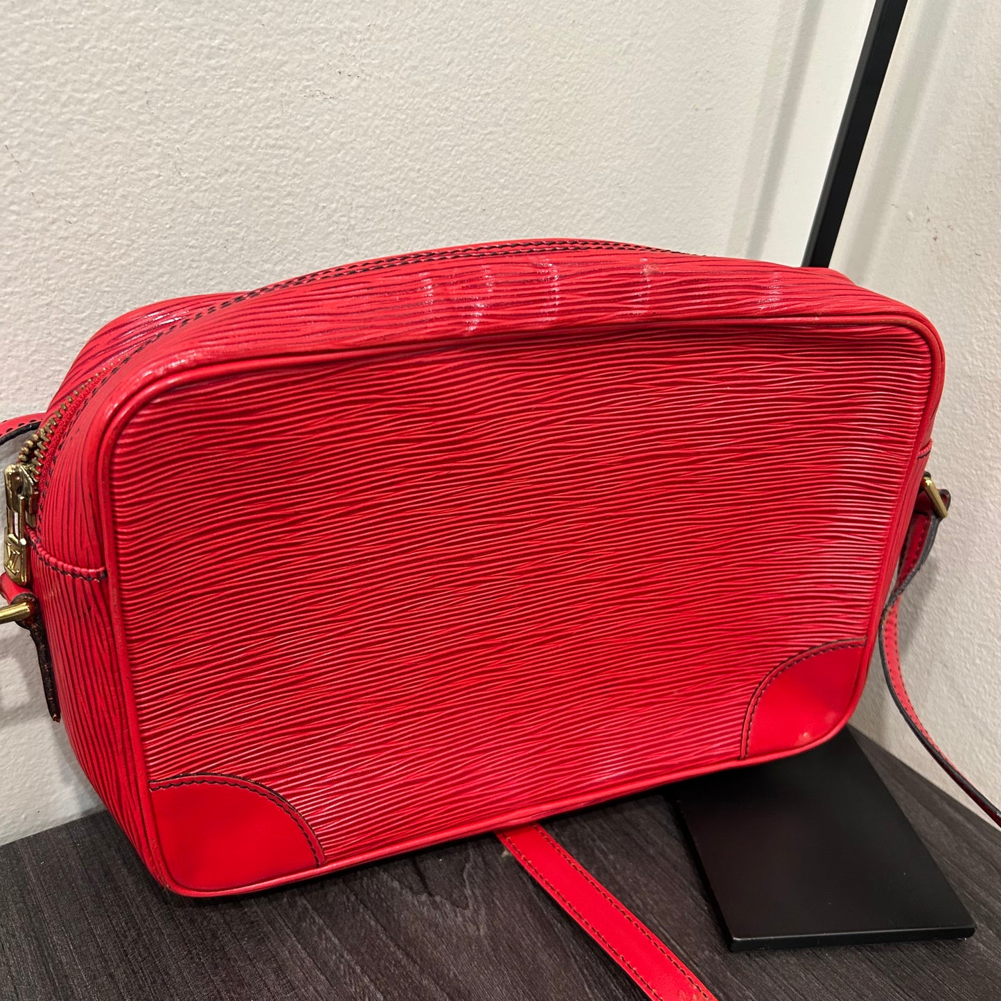 1078 LOUIS VUITTON Epi Trocadero 28