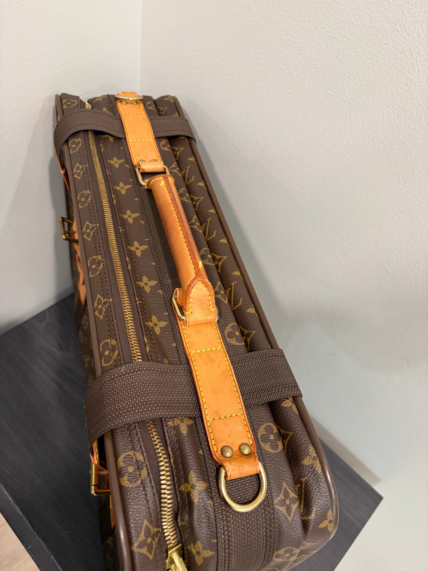 #3201 LOUIS VUITTON Monogram Satellite 53 Luggage