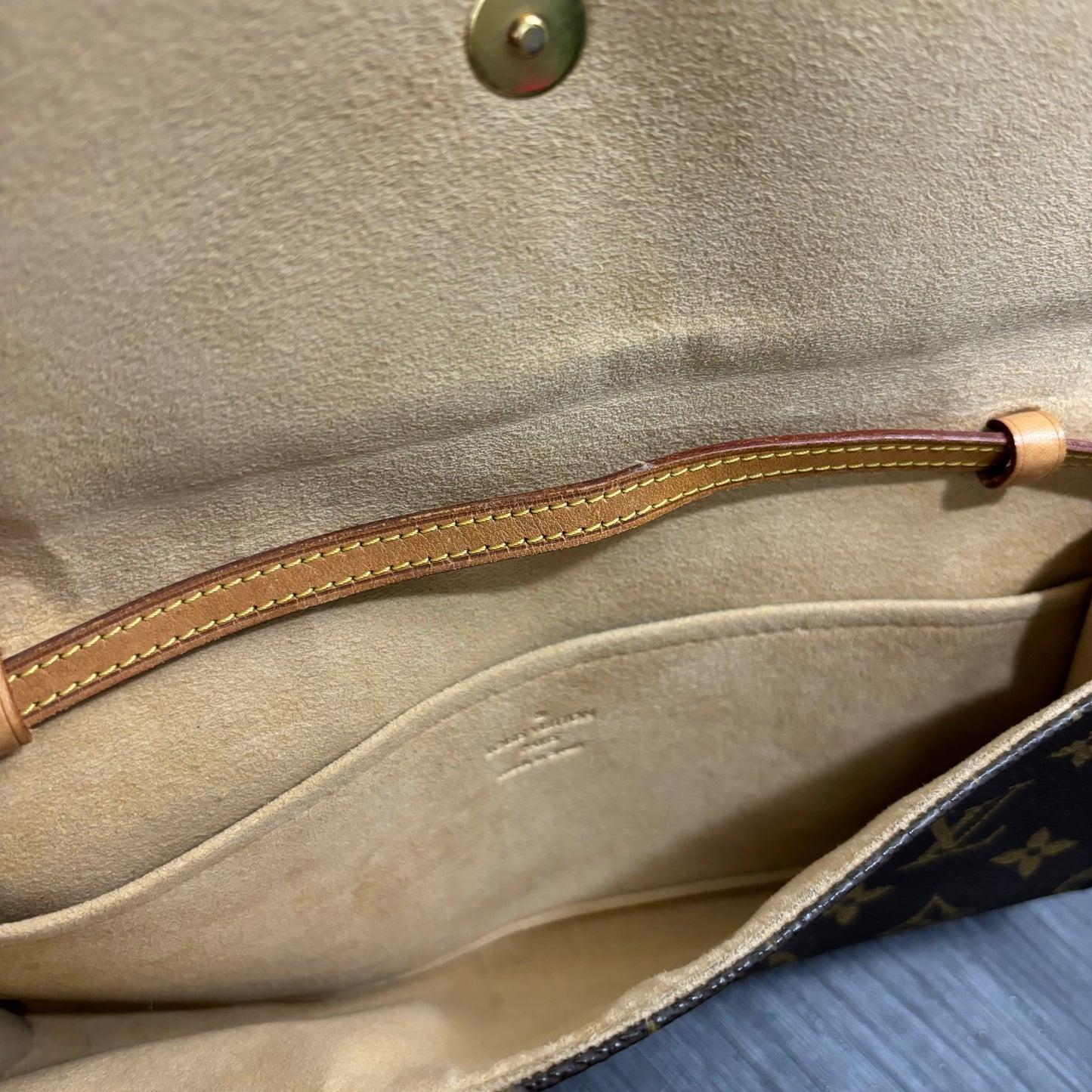 #225 LOUIS VUITTON Twin GM Pochette