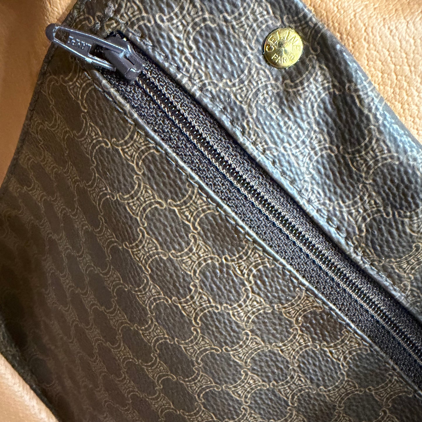 8806 CELINE Macadam Boston 35