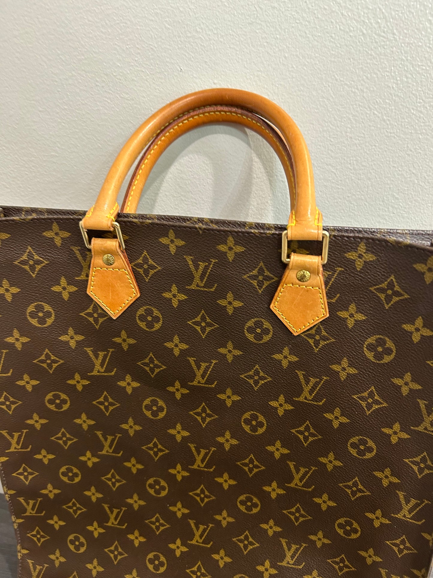 SOLD! Louis Vuitton Monogram Sac Plat