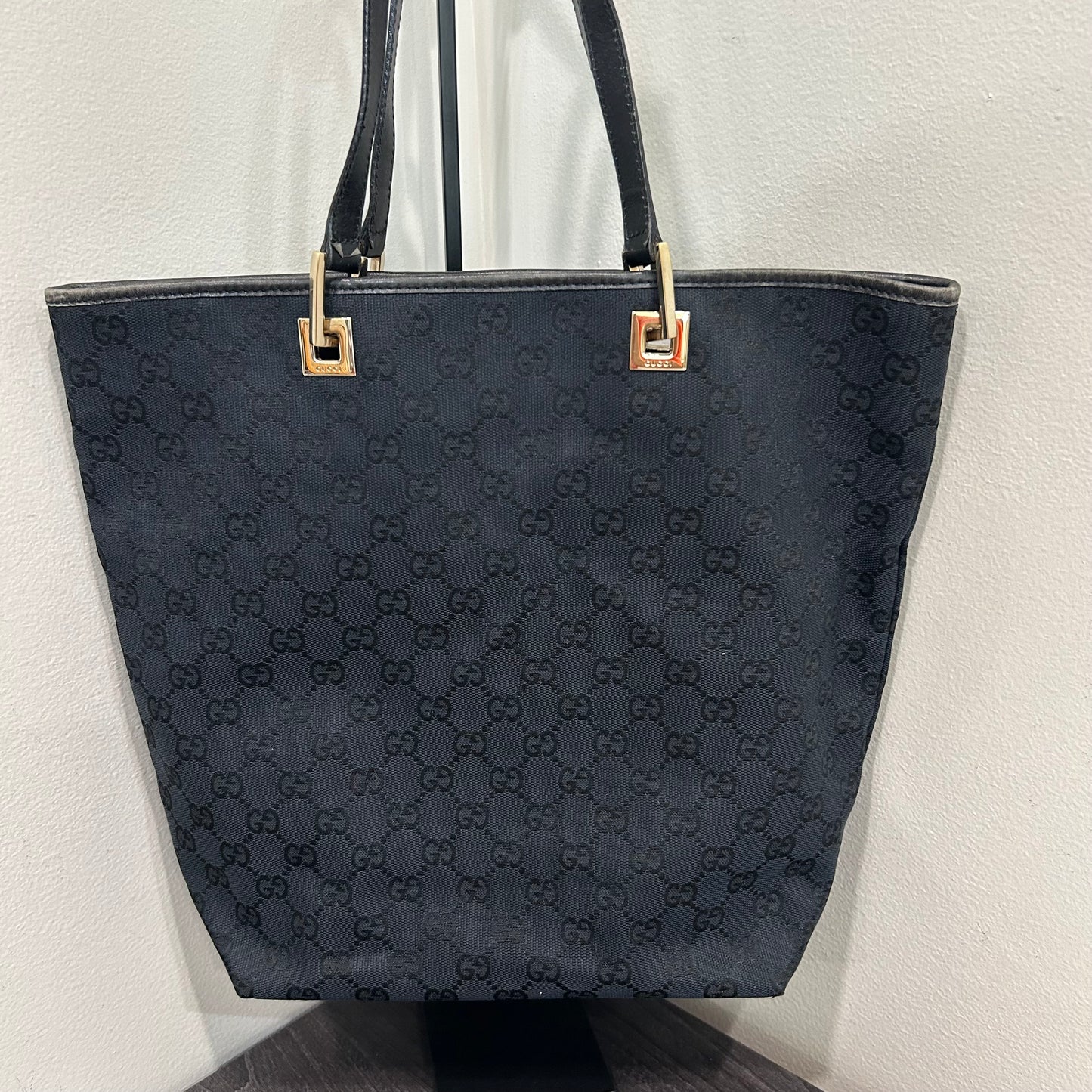 1057 GUCCI Canvas Bucket Tote