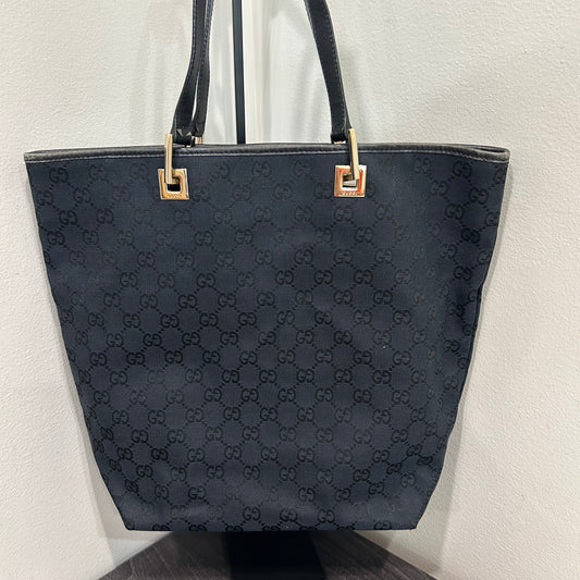 1057 GUCCI Canvas Bucket Tote