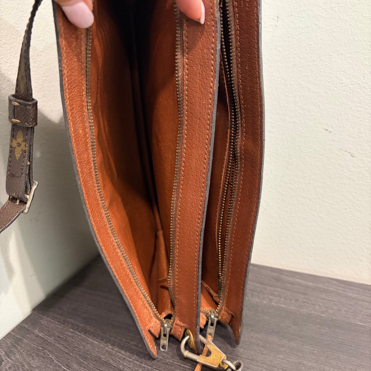 #8204 LOUIS VUITTON Vintage Sac Enghien (Rare Find!)