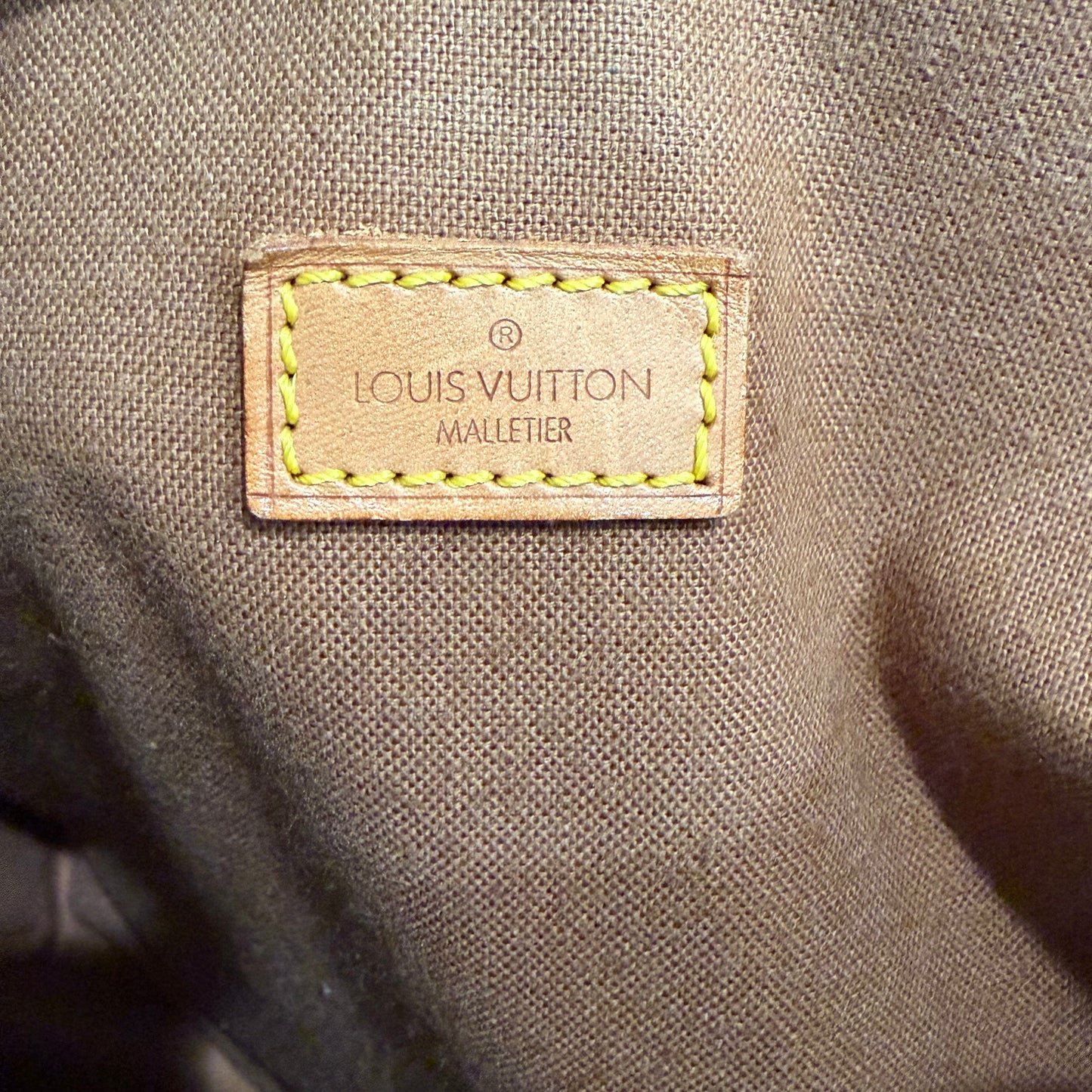#3206 LOUIS VUITTON  Monogram  Gibeciere GM