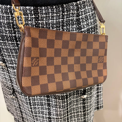 #8206 LOUIS VUITTON Damier Crossbody