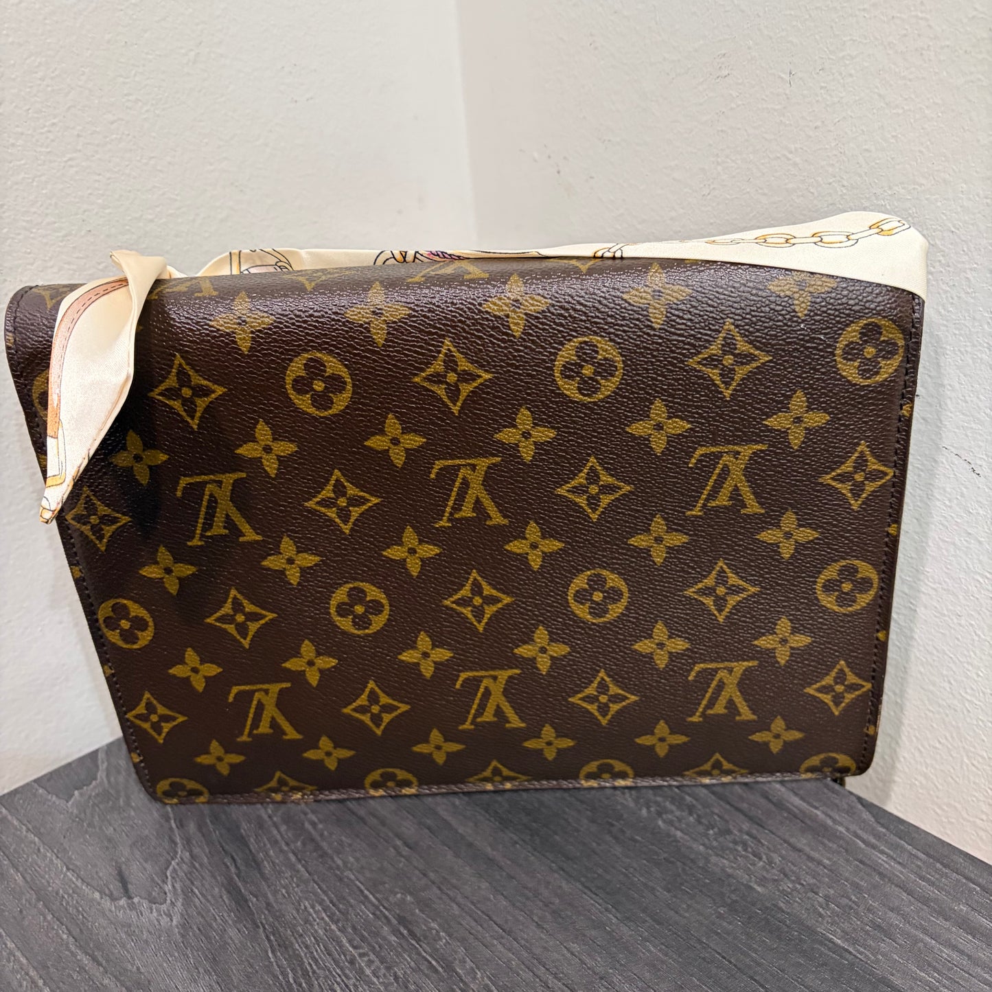 #1101-15 LOUIS VUITTON Monogram Monceau 27 with Removable Chain