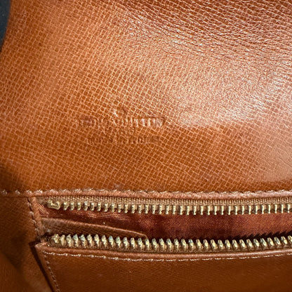 #8278 LOUIS VUITTON Monogram Dame 26