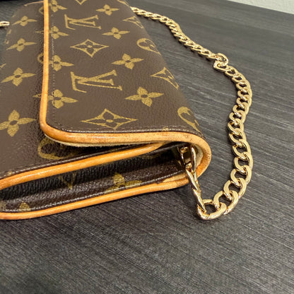 #3214 LOUIS VUITTON Monogram Pochette