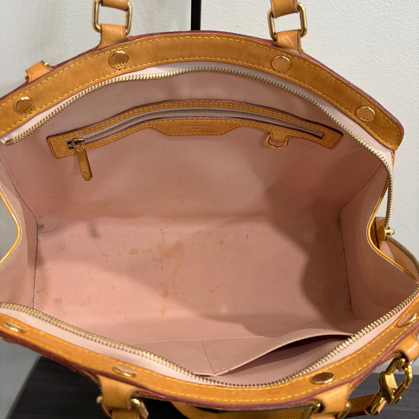 #9115 LOUIS VUITTON Yellow Vernis Brea MM with Original Vachetta Strap