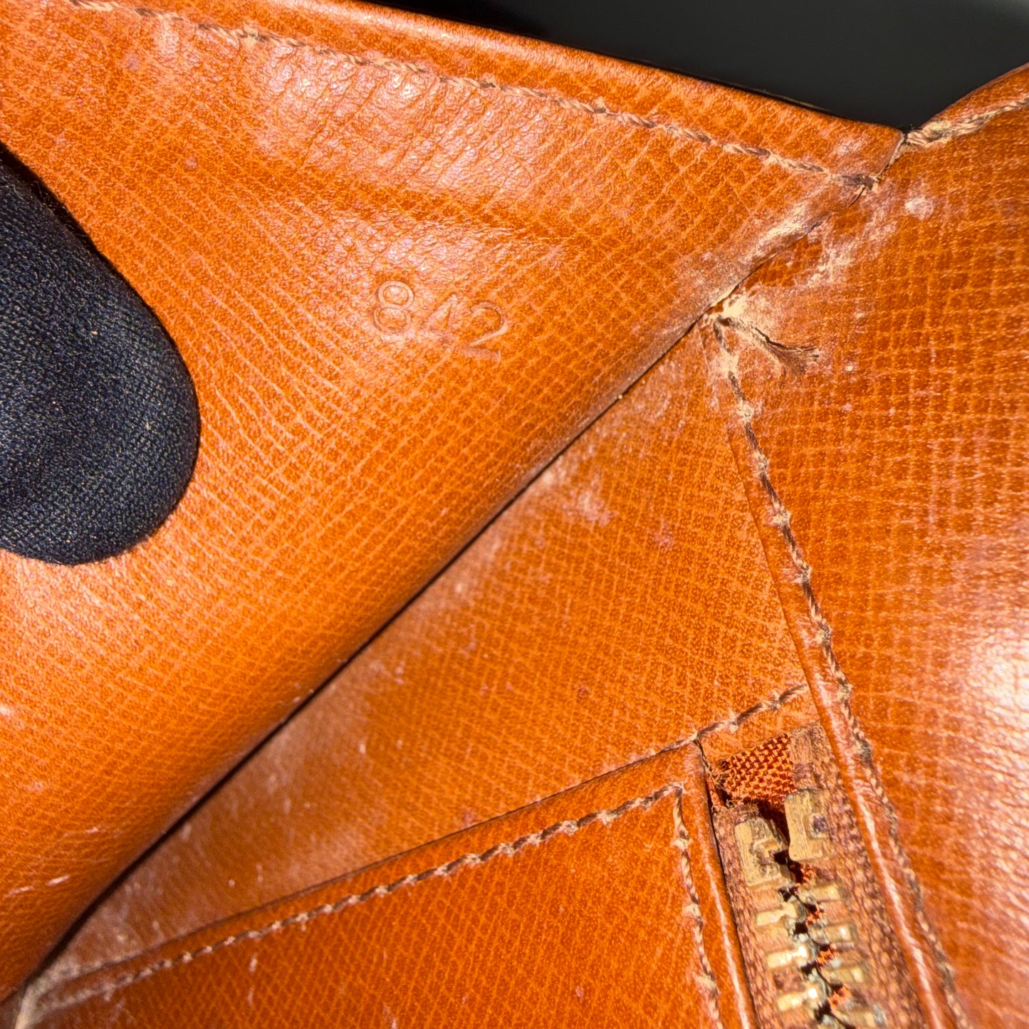 #8278 LOUIS VUITTON Monogram Dame 26