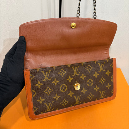 #8242 LOUIS VUITTON Monogram Dame 26 with Removable Chain