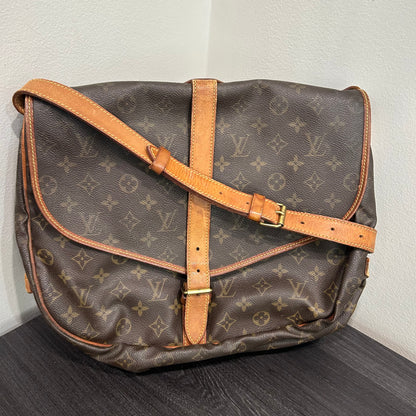 #412 LOUIS VUITTON Samur 35