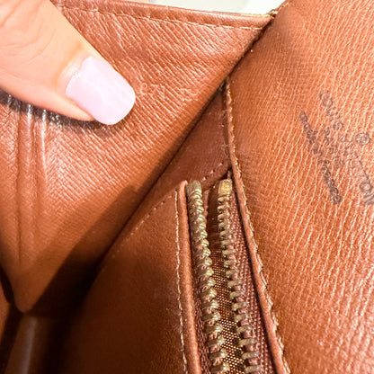 #1101-08 LOUIS VUITTON Monogram Dame 28 with Removable Chain