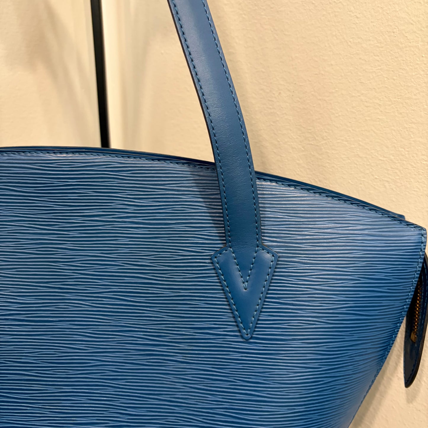 #8248 LOUIS VUITTON Epi Leather St Jacques GM