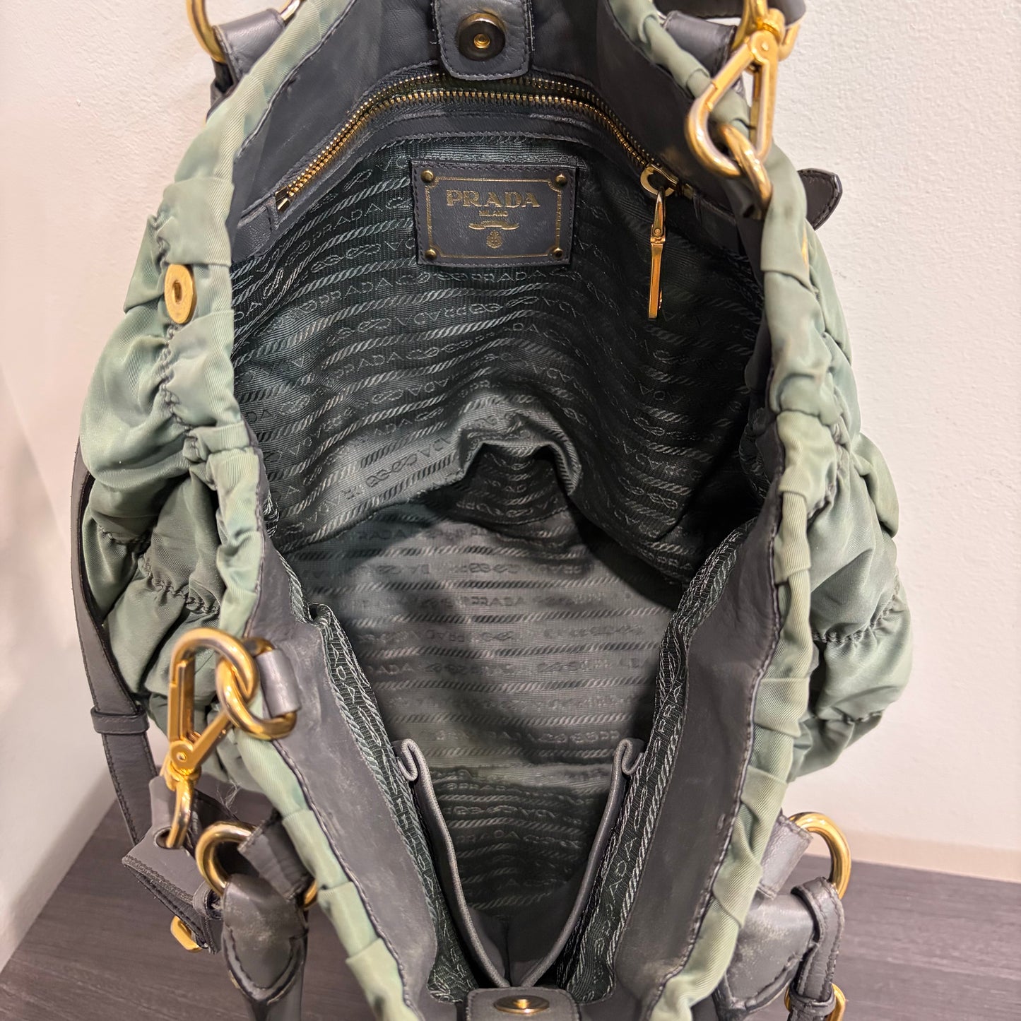 8852 PRADA Tessuto Nylon Gauffre