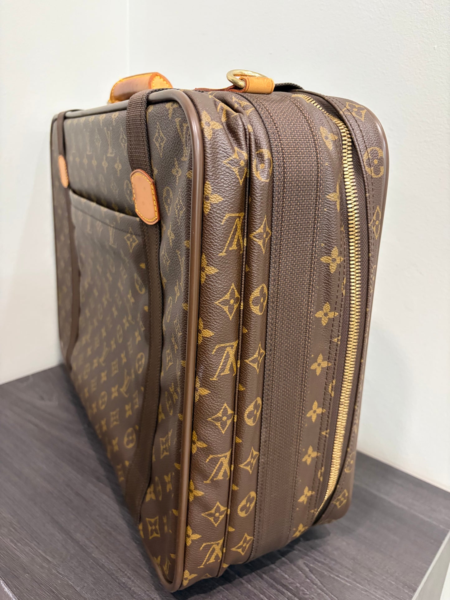 #3201 LOUIS VUITTON Monogram Satellite 53 Luggage