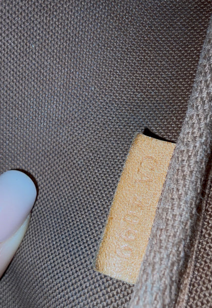 8912 LOUIS VUITTON Monogram Pochette