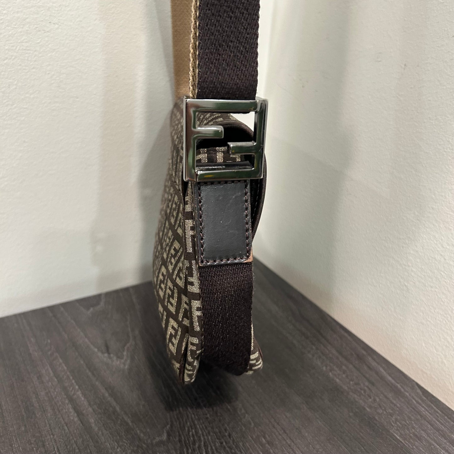 #264 FENDI Crossbody