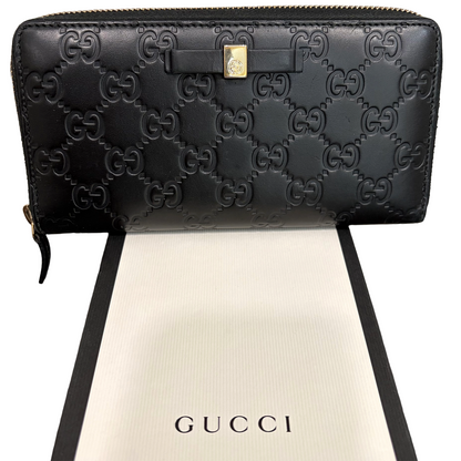 #3233 GUCCI Black Zip Wallet
