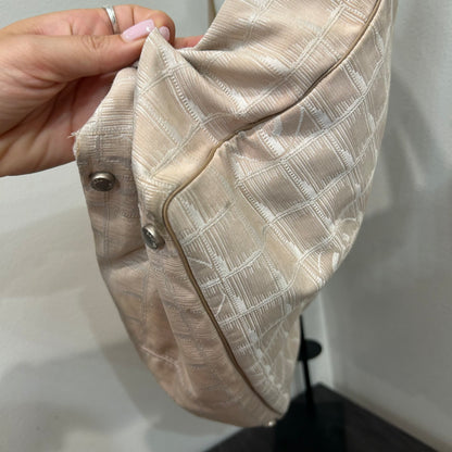 1053 CHANEL Travel Ligne Tote Neutral