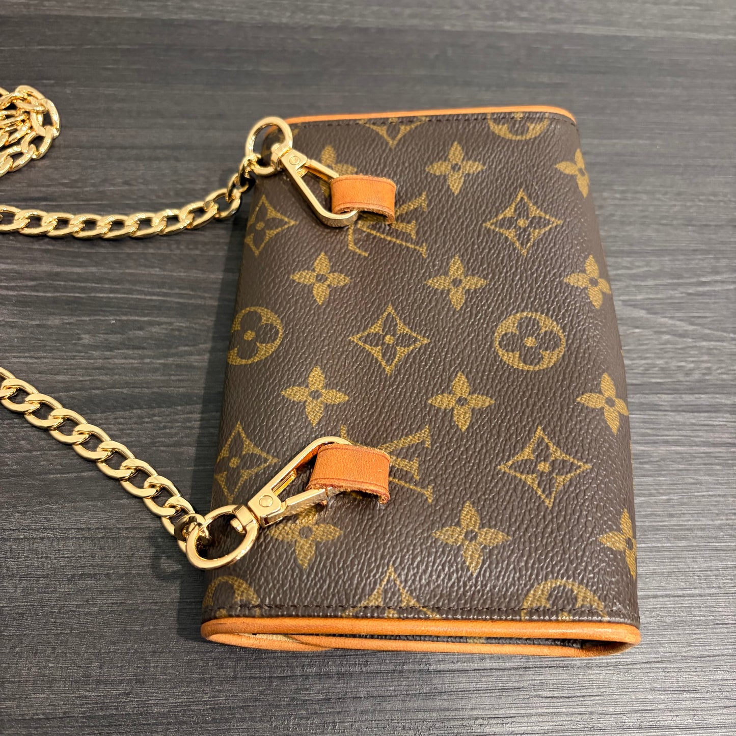 #3212 LOUIS VUITTON Monogram Pochette