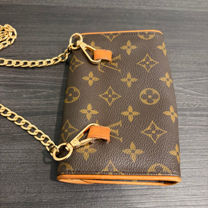 #3212 LOUIS VUITTON Monogram Pochette