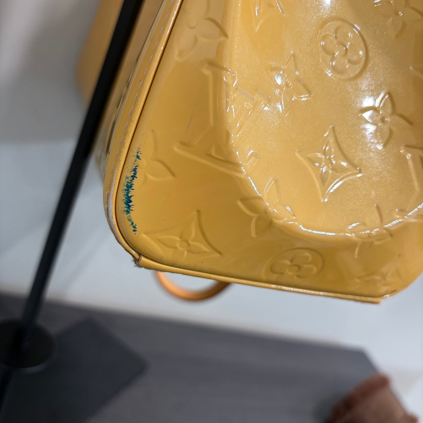 #9115 LOUIS VUITTON Yellow Vernis Brea MM with Original Vachetta Strap