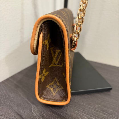 #8246 LOUIS VUITTON Monogram Florentine with Removable Chain
