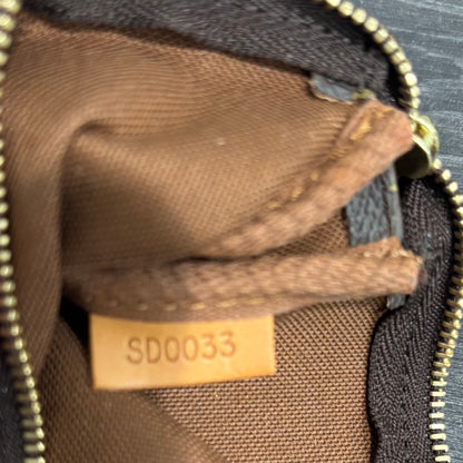 1117 LOUIS VUITTON Pochette