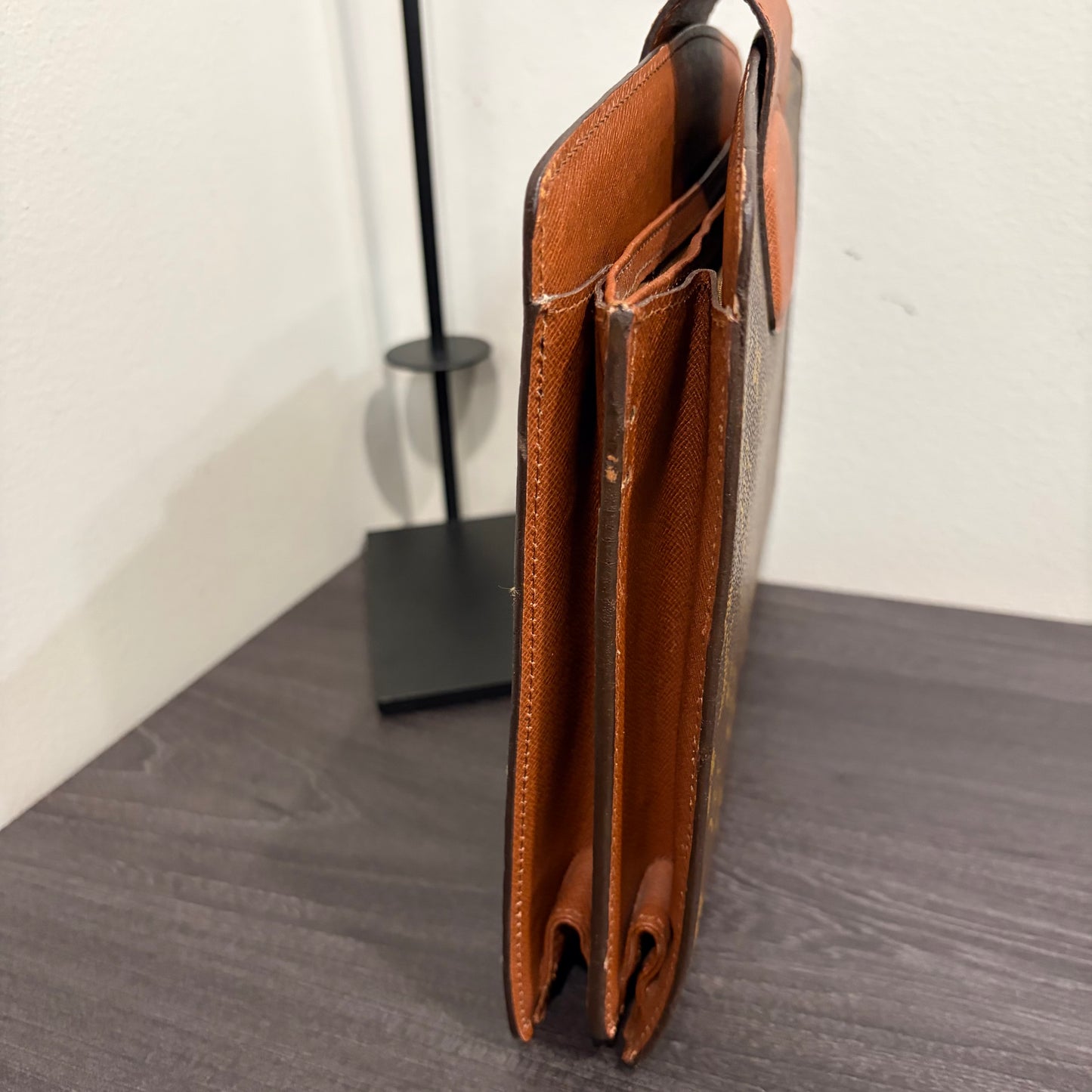 BF-05 LOUIS VUITTON Monogram Courcelles Clutch