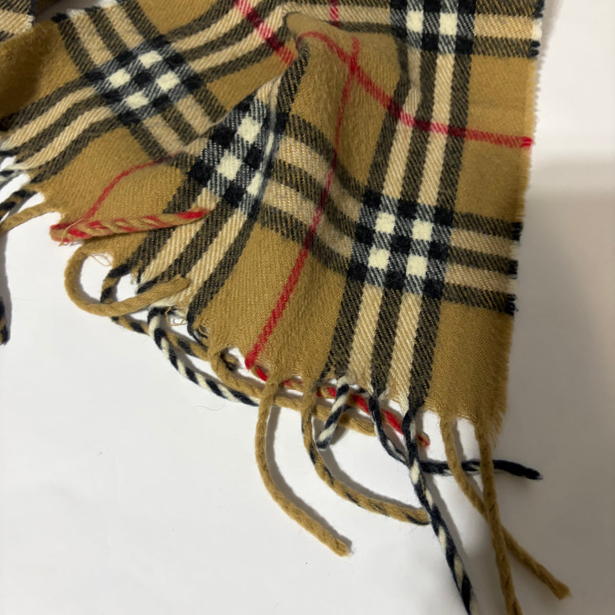 #114 BURBERRY Scarf
